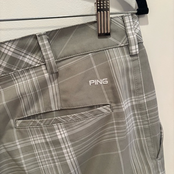 Ping Men’s Golf Shorts Size 34 Plaid Grey and White Design 10 inch Inseam - Picture 5 of 8